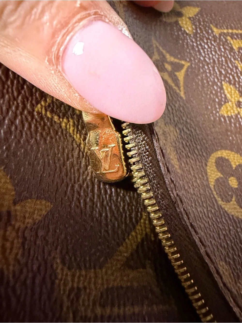 Louis Vuitton Menilmontant MM Monogram Canvas Crossbody Bag |